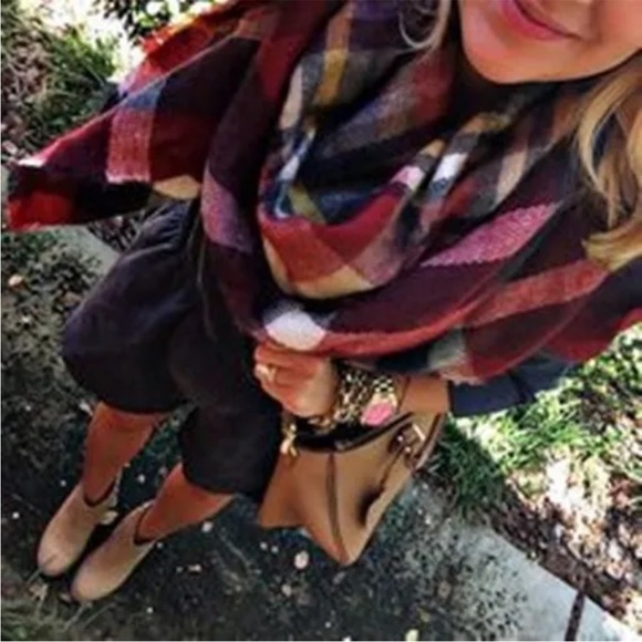 Zara Multicolor Plaid Scarf - Picture 9 of 16